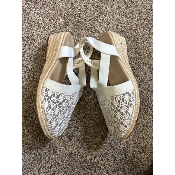 New @ttitude Women's Oliver White 2" Espadrilles Wedge Sandals Size 9 - Picture 4 of 8